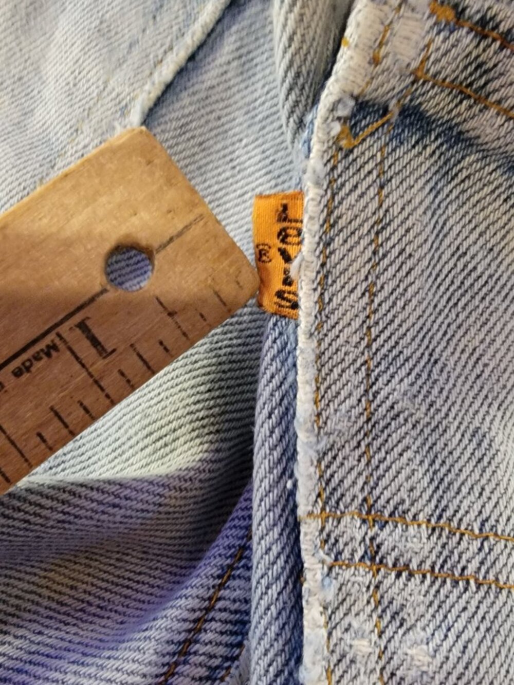 Levi’s Cutoff Jean Shorts 31 Waist Light Blue Distressed Raw Hem Orange Tab